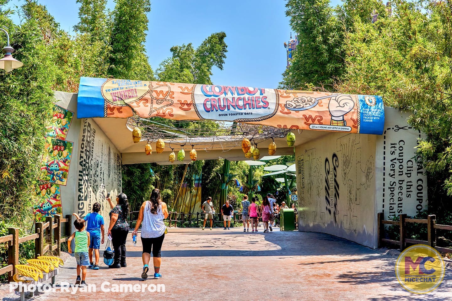 , Disneyland Update – Popping In and Bugging Out