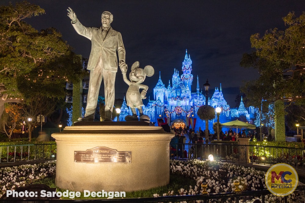 , Disneyland Update &#8211; It&#8217;s Beginning to Look a Lot Like Progress