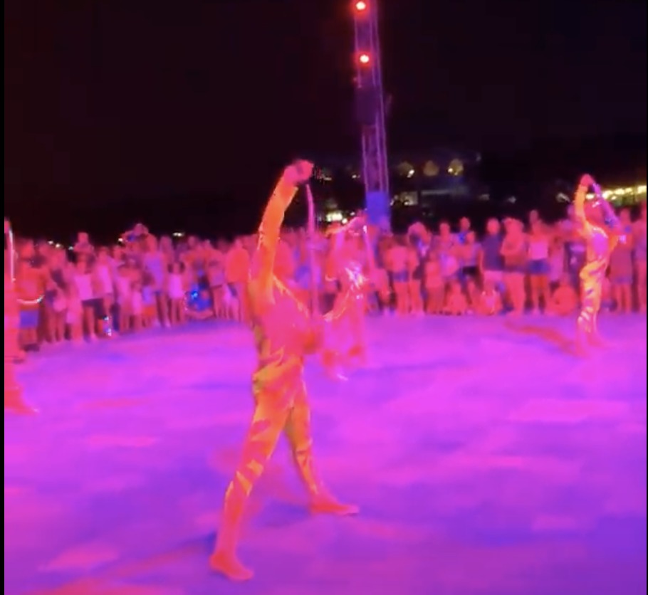 , SeaWorld Adds Nighttime Shows, Flicks & Fireworks