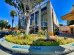Disneyland-Downtown Disney Gardens Social Distancing Signs-micechat