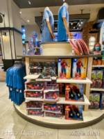 Disneyland-Downtown Disney World of Disney Marvel 2-micechat