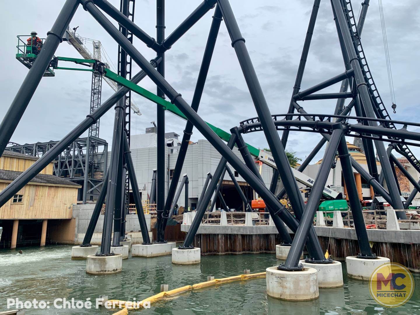 , Universal Orlando Update – Dinosaurs, Crêpes & Beetlejuice, Beetlejuice, Beetlejuice!