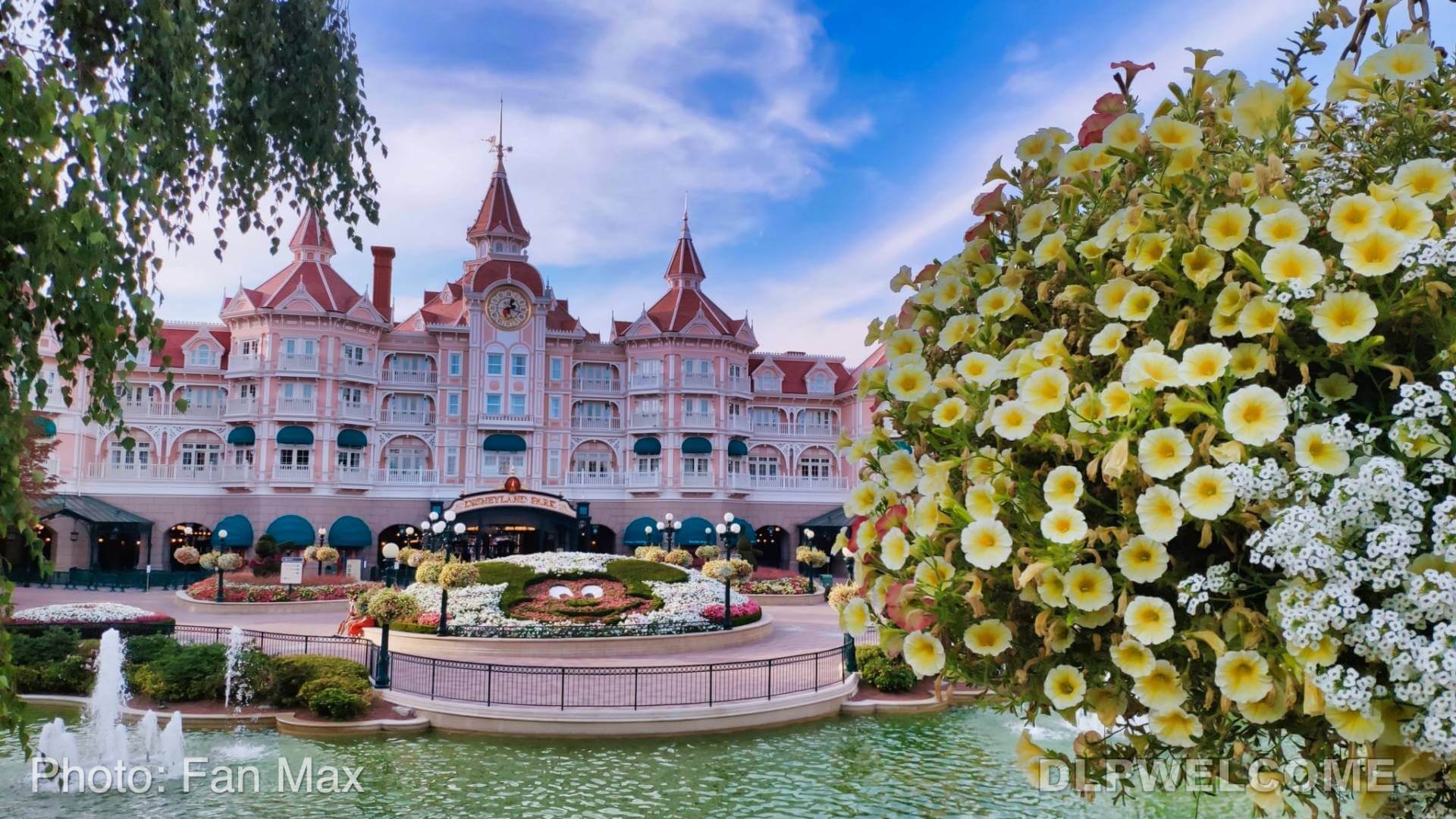 , Disneyland Paris Update: Halloween Happens, Crowds Don’t