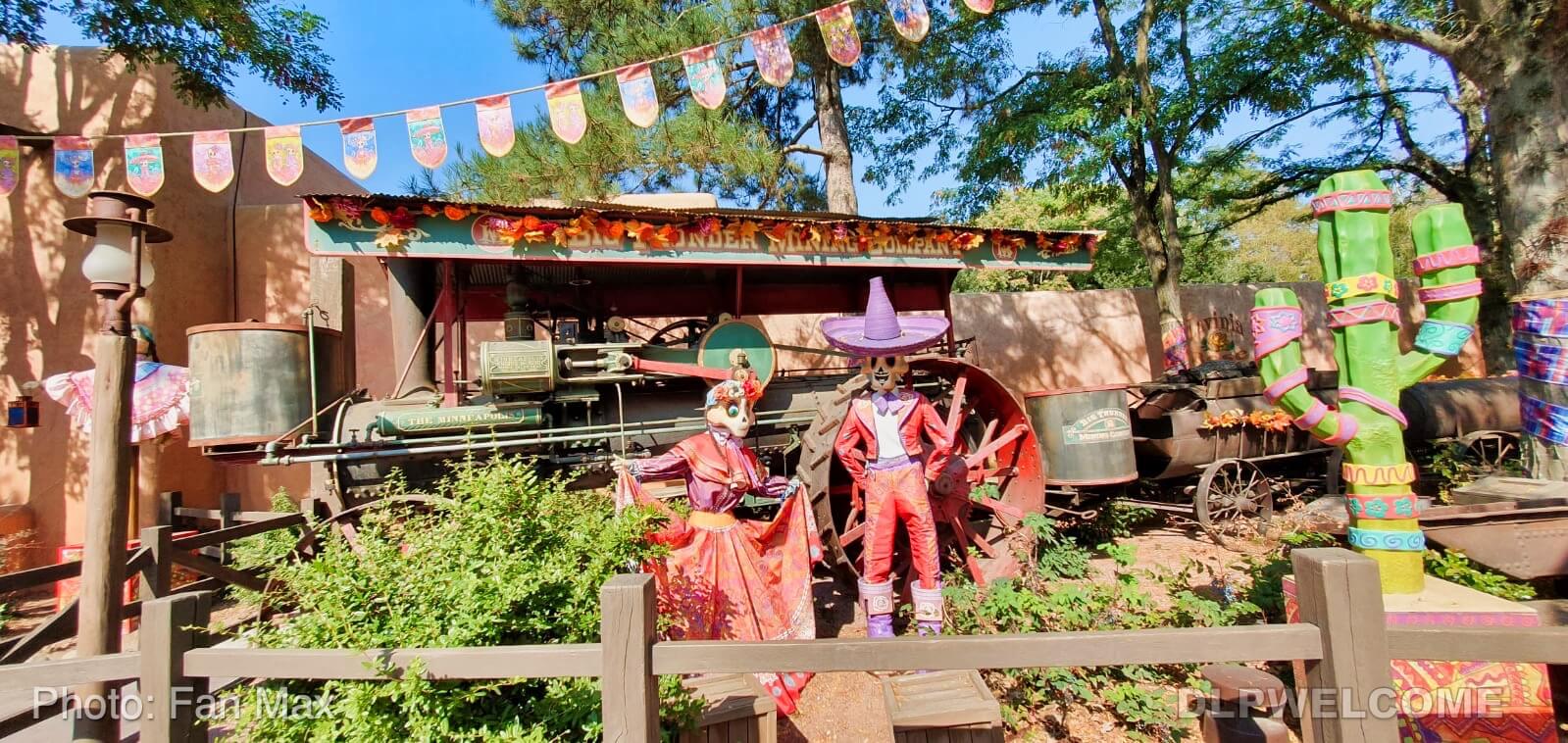 , Disneyland Paris Update: Halloween Happens, Crowds Don’t
