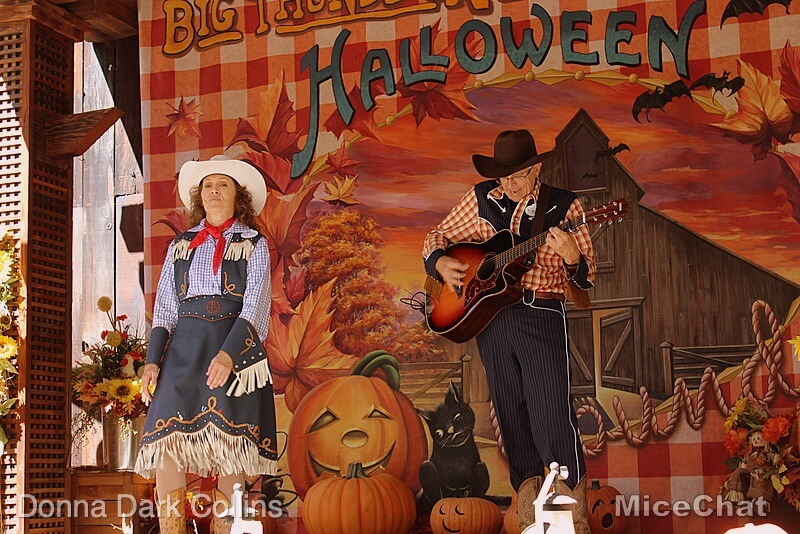 , Disneyland’s Big Thunder Ranch Barbecue Recipes – The Wildest Restaurant in the West!