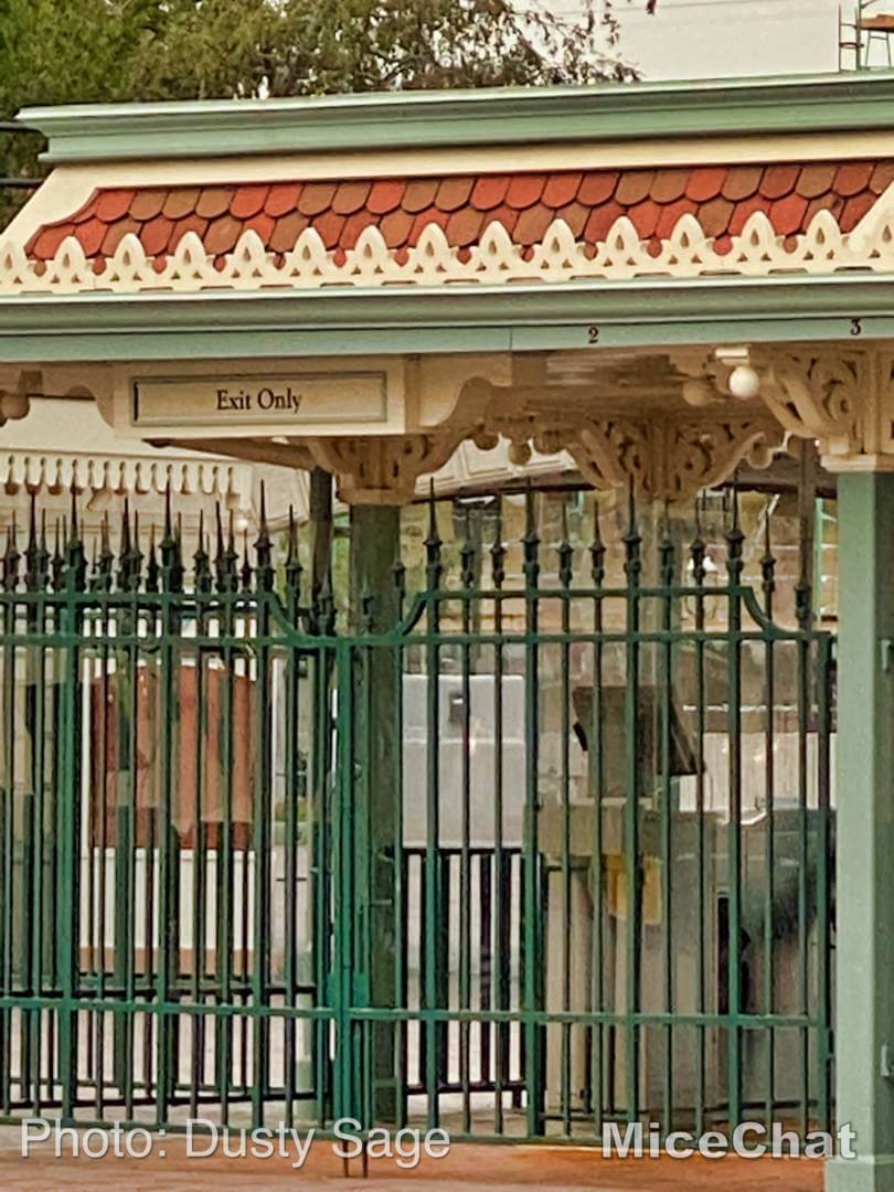 , Disneyland Update – Spooky Skies Over An Empty Kingdom