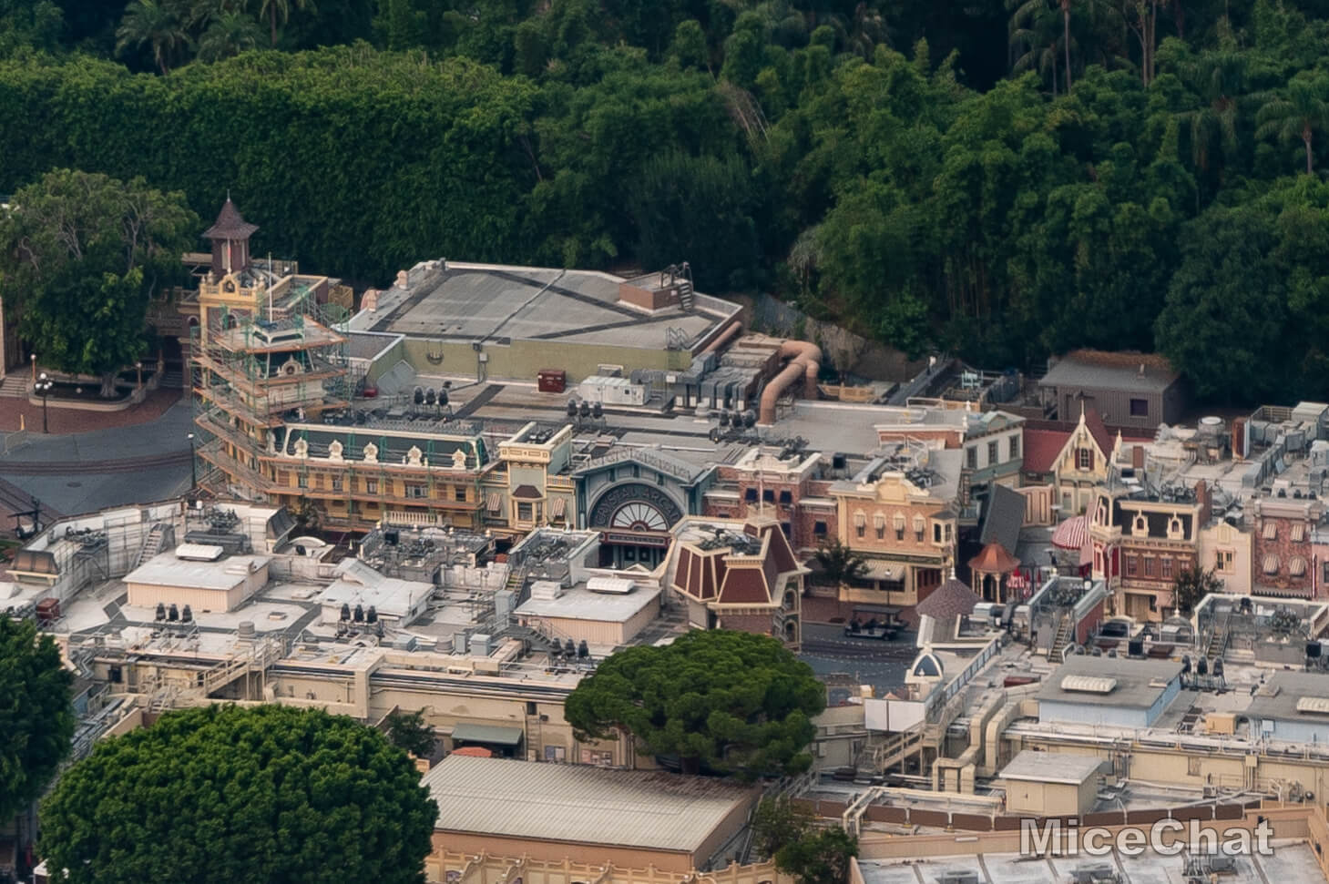 , Disneyland Update &#8211; Spooky Skies Over An Empty Kingdom