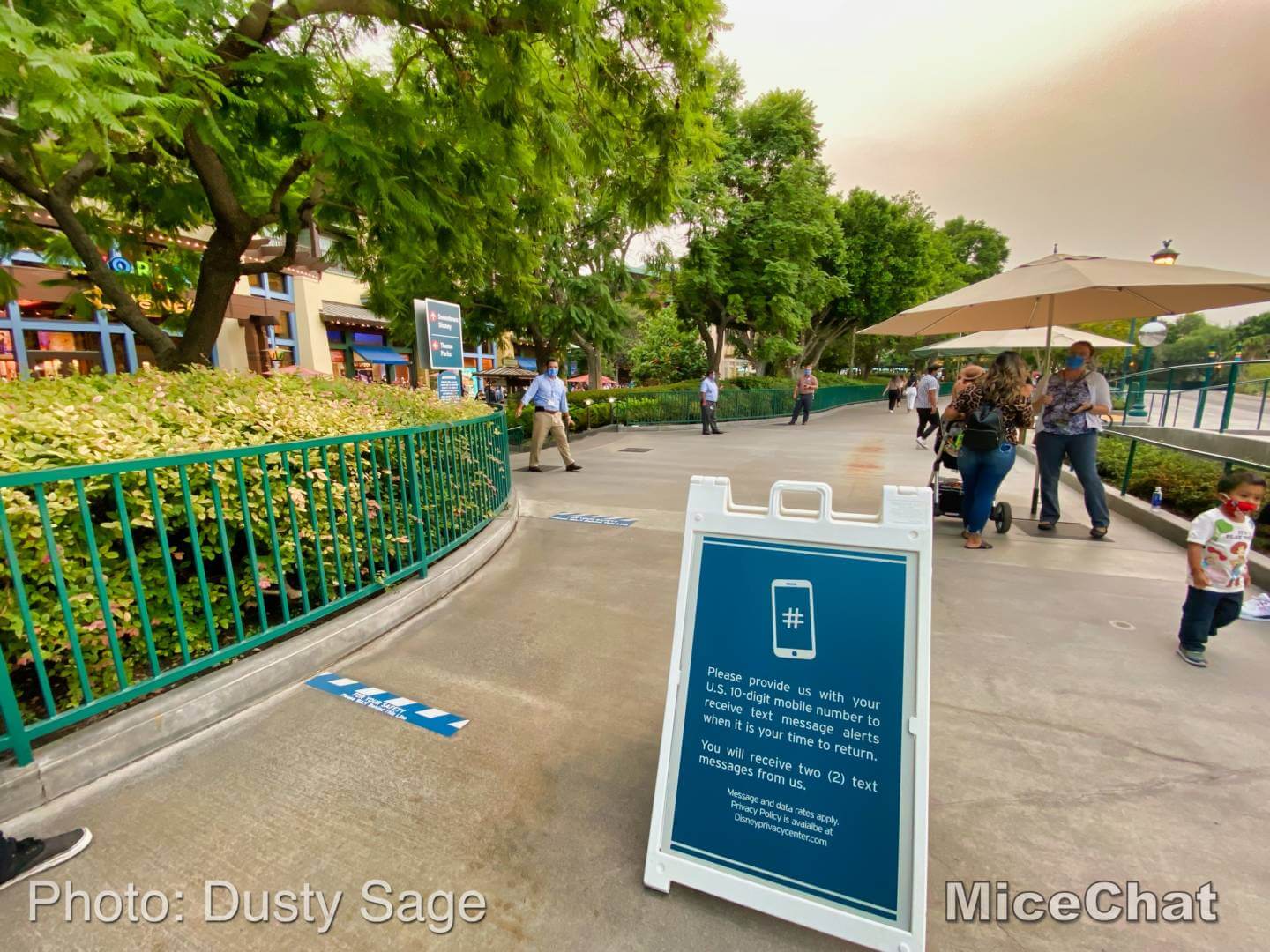 , Disneyland Update &#8211; Spooky Skies Over An Empty Kingdom