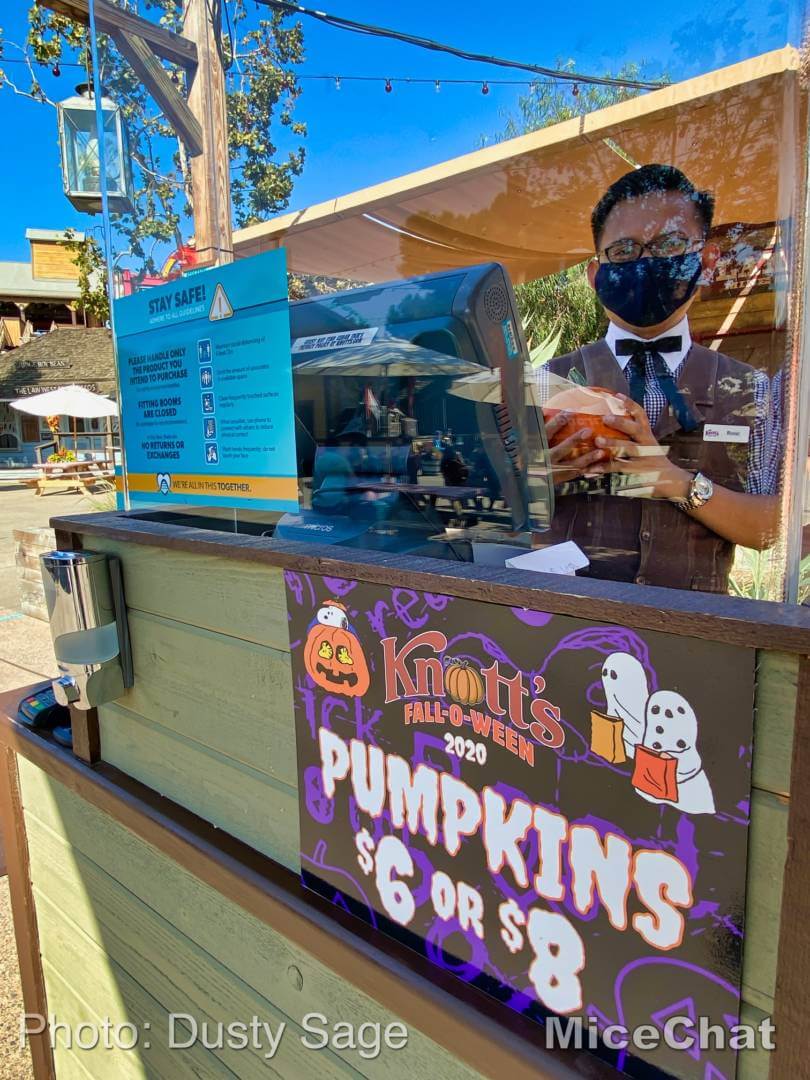 , Knott&#8217;s Taste of Fall-O-Ween Is the Perfect Halloween Treat