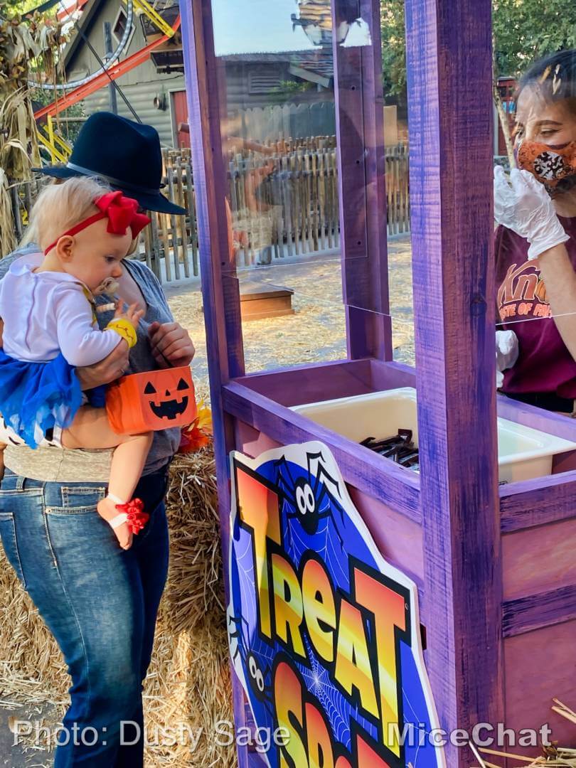 , Knott&#8217;s Taste of Fall-O-Ween Is the Perfect Halloween Treat