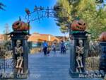 Knotts Fall-O-Weentreat trail decor pumpkin arch-micechat