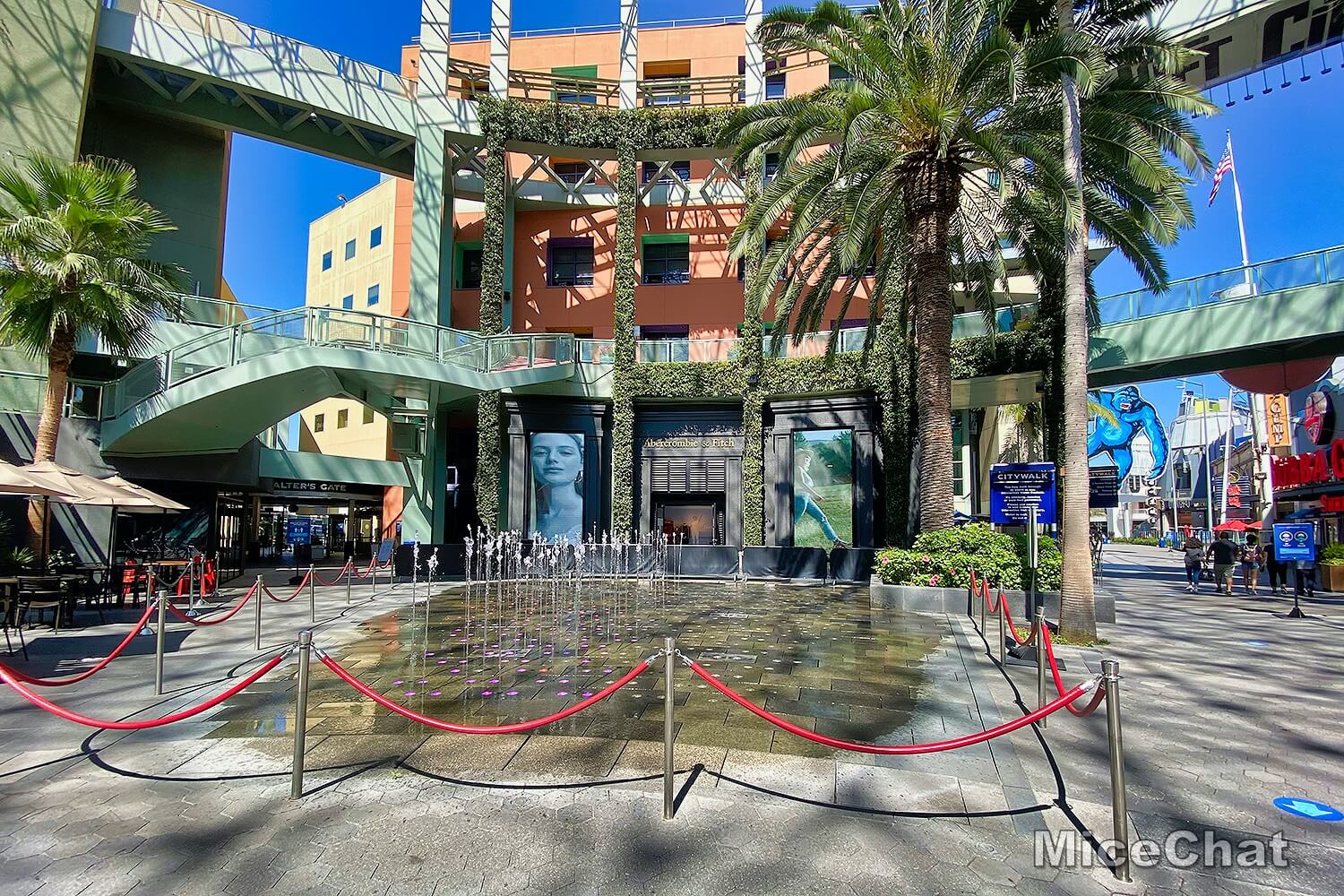 , Universal Hollywood CityWalk – An Uncrowded Slice of Theme Park Life