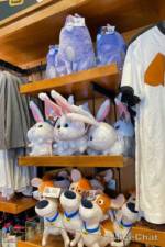 Universal Studios Hollywood CityWalk studio store pets plush wall-micechat