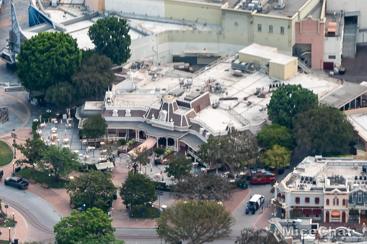 , David Koenig Disneyland News: April 30th, What’s the Hold Up?