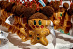 Disneyland-merchandise-update-october-2020-world-of-disney-holiday-gingerbread-mickey-plush-keychain