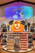 Downtown Disney world of Disney Halloween Display 1-micechat