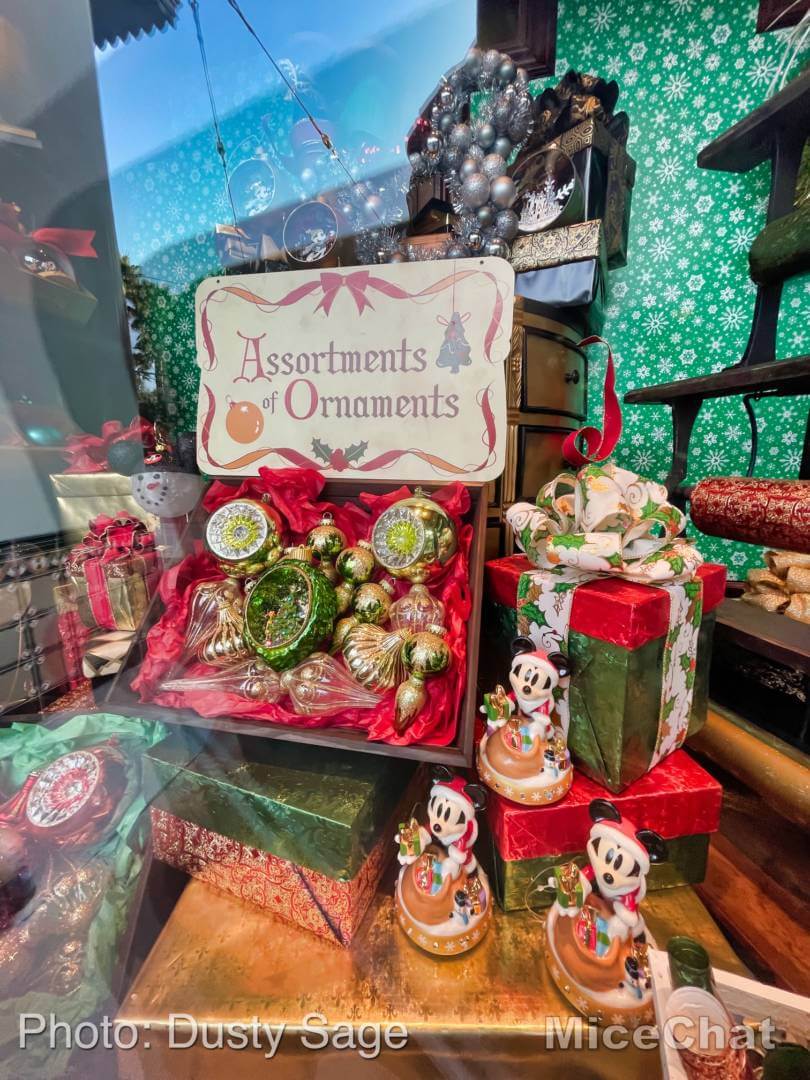 , Disneyland Update – It’s a Small Holiday After All