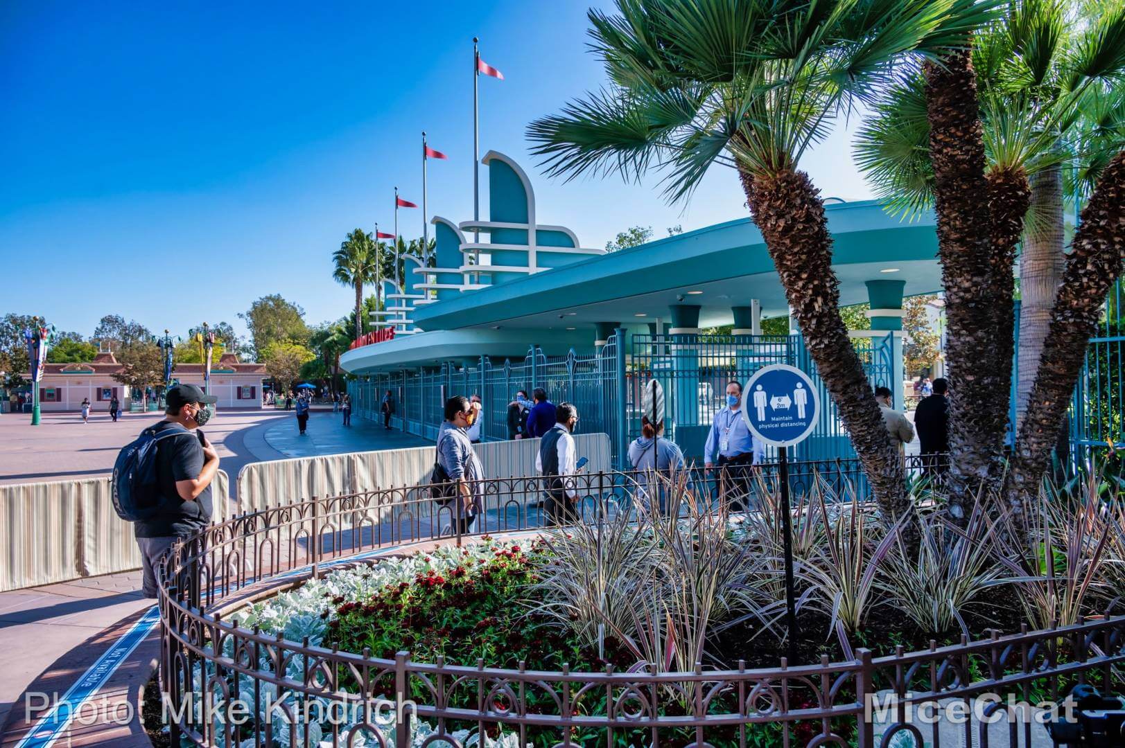 , Disneyland Update – Holiday Hopes and Humbugs