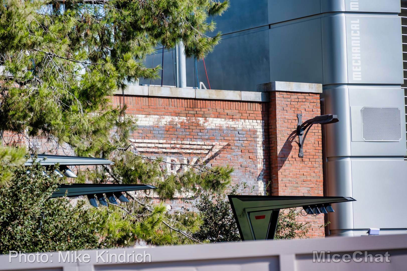 , Disneyland Update – Holiday Hopes and Humbugs