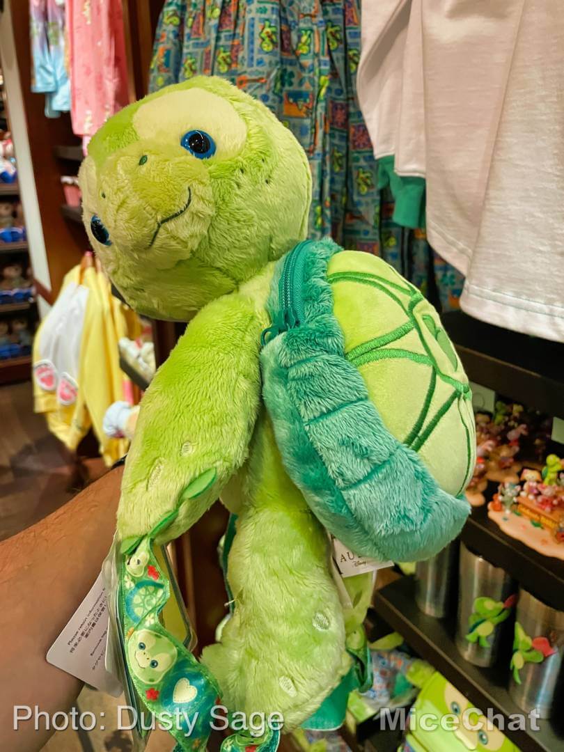 , Disney Merchandise Update: Hula for the Holidays