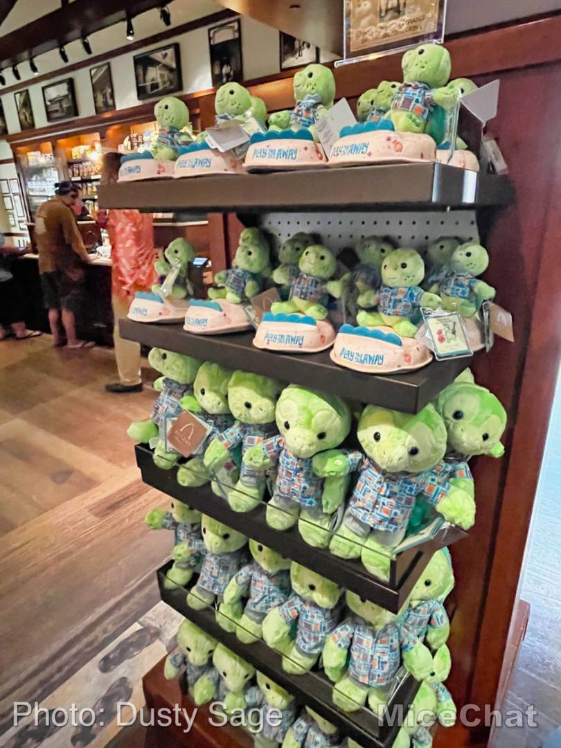 , Disney Merchandise Update: Hula for the Holidays