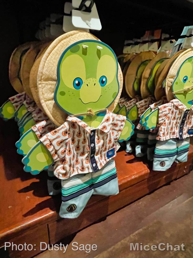 , Disney Merchandise Update: Hula for the Holidays