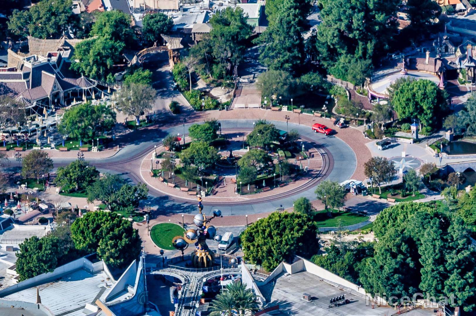 , Disneyland Update – Open and Closed as Disneyland Faces a Purple Christmas
