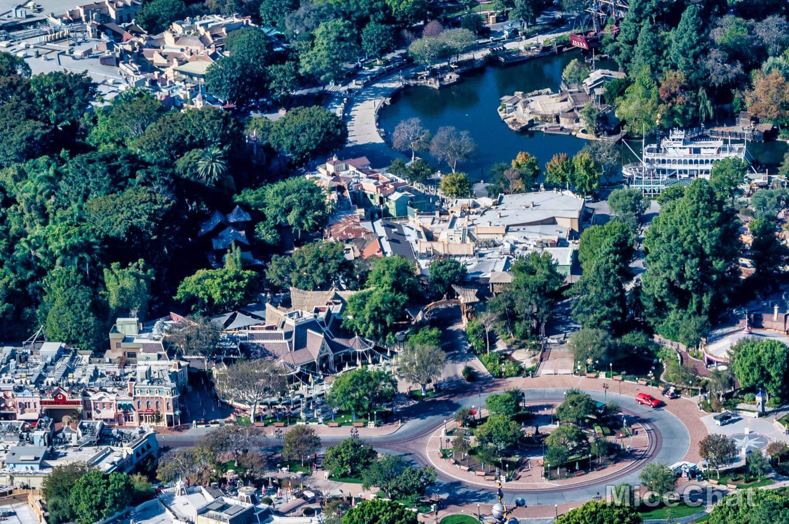 , Disneyland Update &#8211; Open and Closed as Disneyland Faces a Purple Christmas