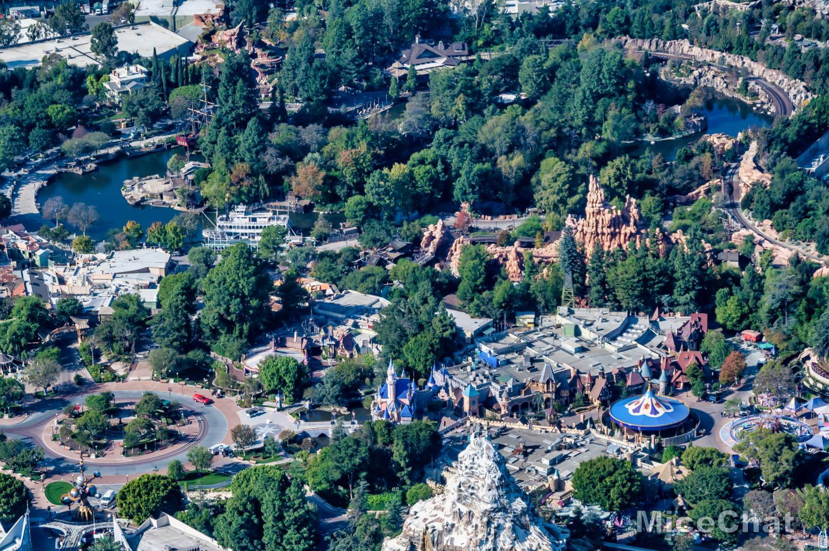 , Disneyland Update &#8211; Open and Closed as Disneyland Faces a Purple Christmas