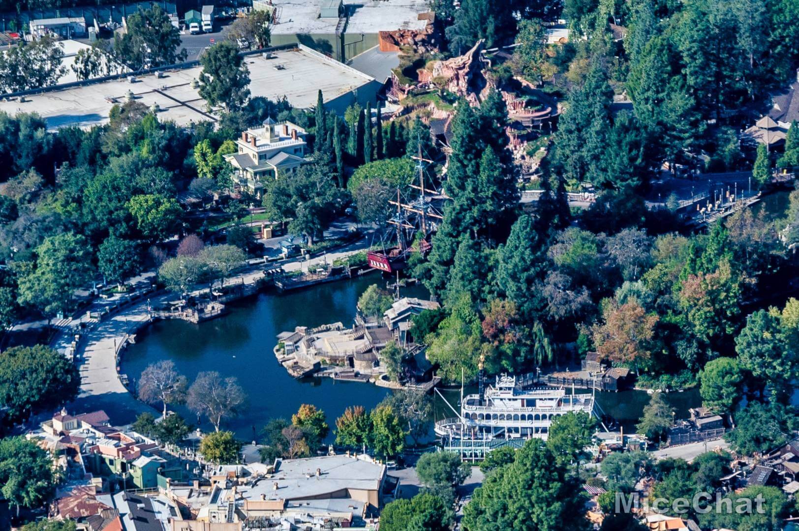 , Disneyland Update &#8211; Open and Closed as Disneyland Faces a Purple Christmas