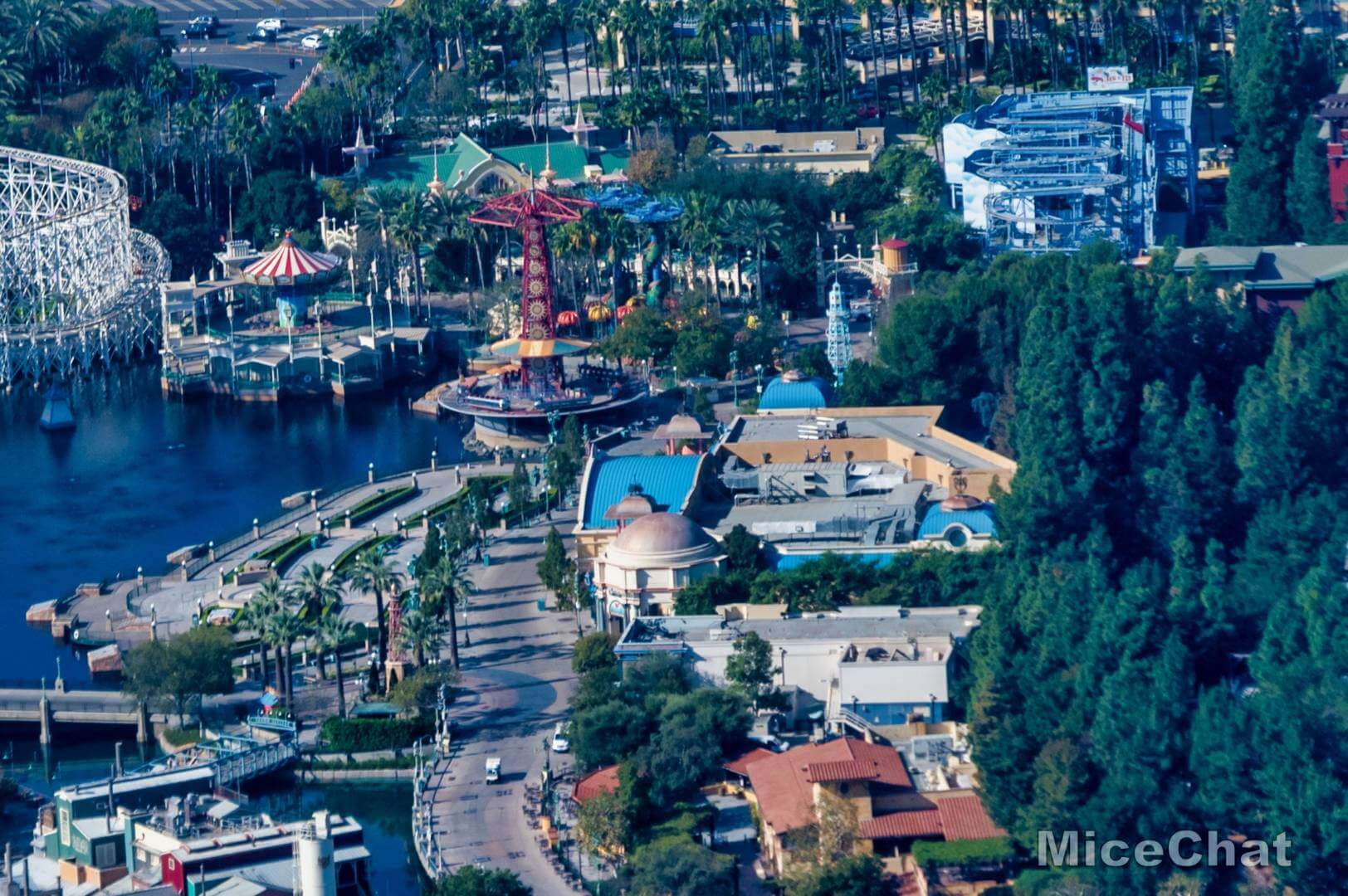 , Disneyland Update – Open and Closed as Disneyland Faces a Purple Christmas
