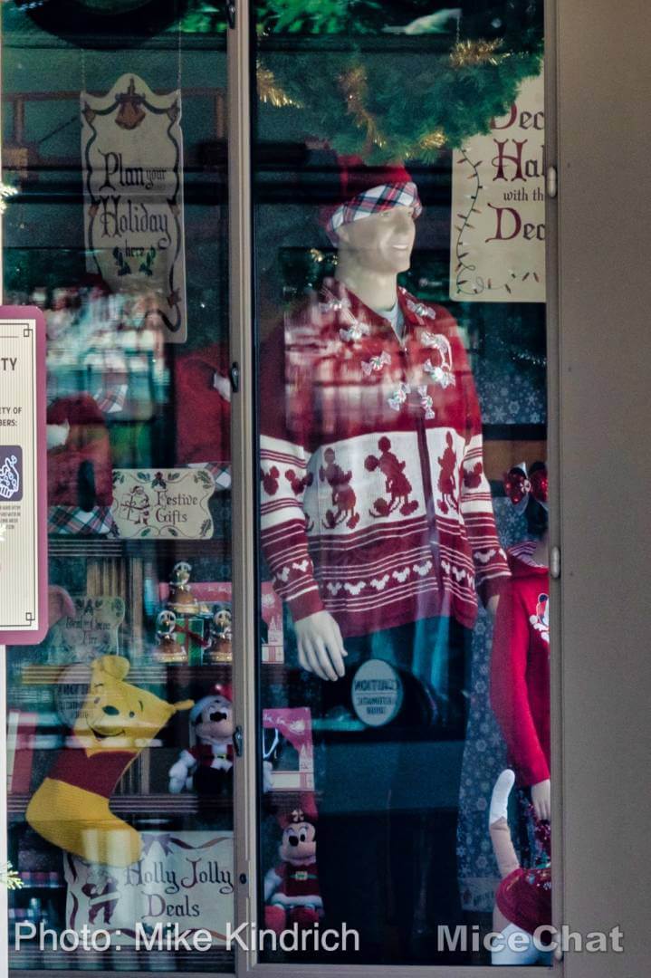 , Disneyland Update – Open and Closed as Disneyland Faces a Purple Christmas