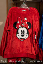 Disneyland-merchandise-upate-november-2020-minnie-mouse-fuzzy-sweatshirt