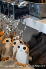Disneyland-merchandise-upate-november-2020-star-wars-galaxys-edge-trading-post-porg-plush-keychain