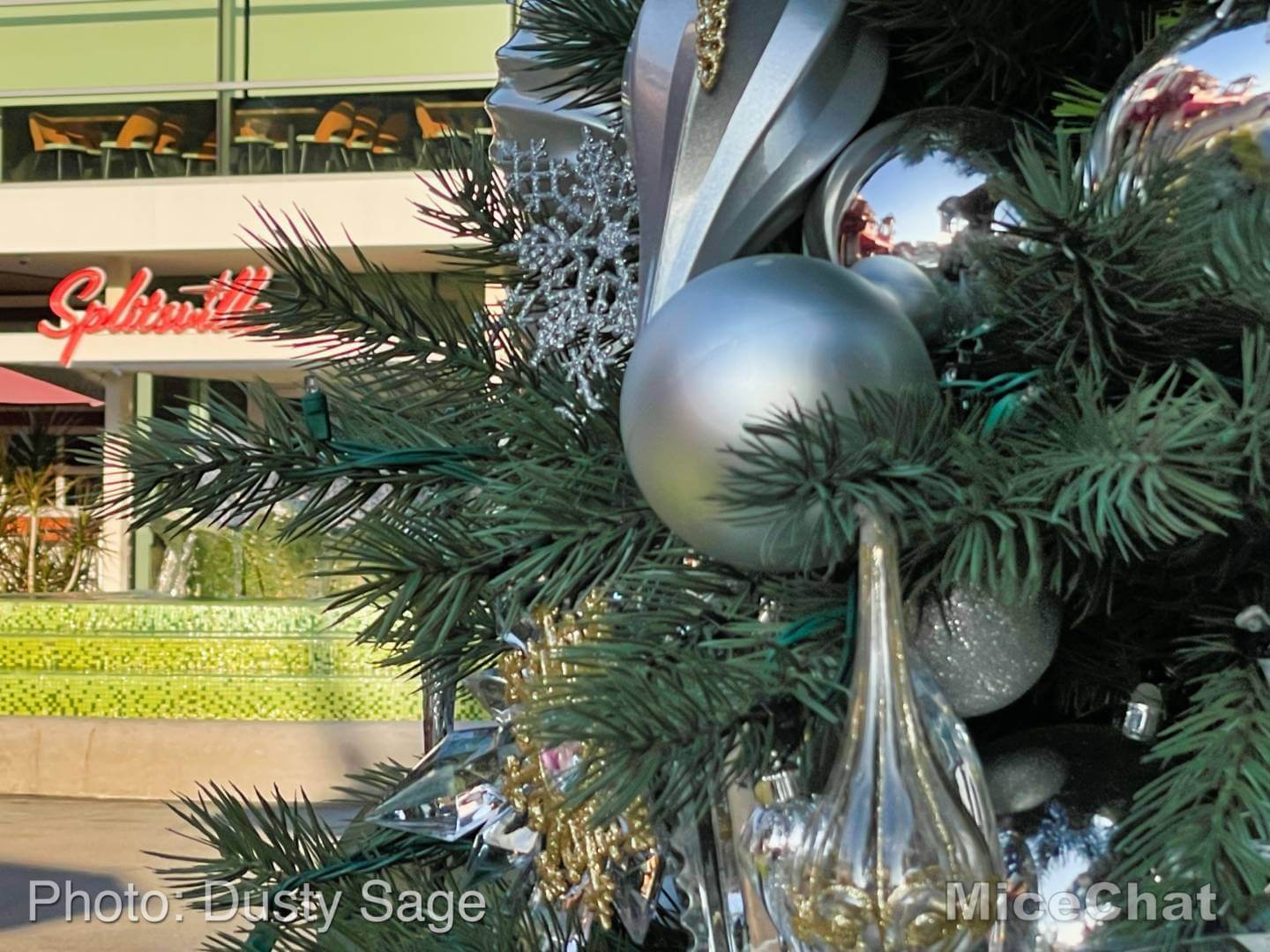 , Disneyland Update – It’s a Small Holiday After All