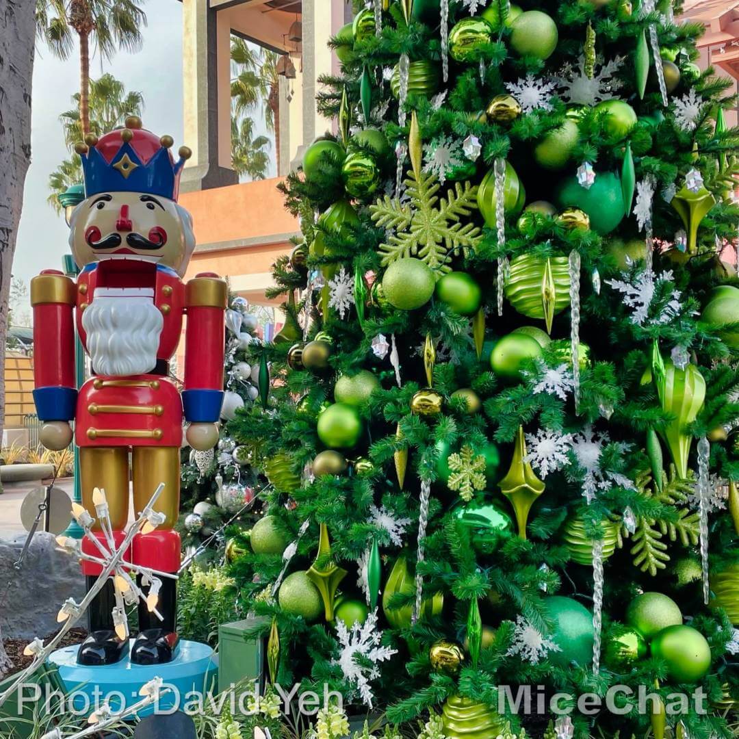 , Disneyland Update – Holiday Hopes and Humbugs
