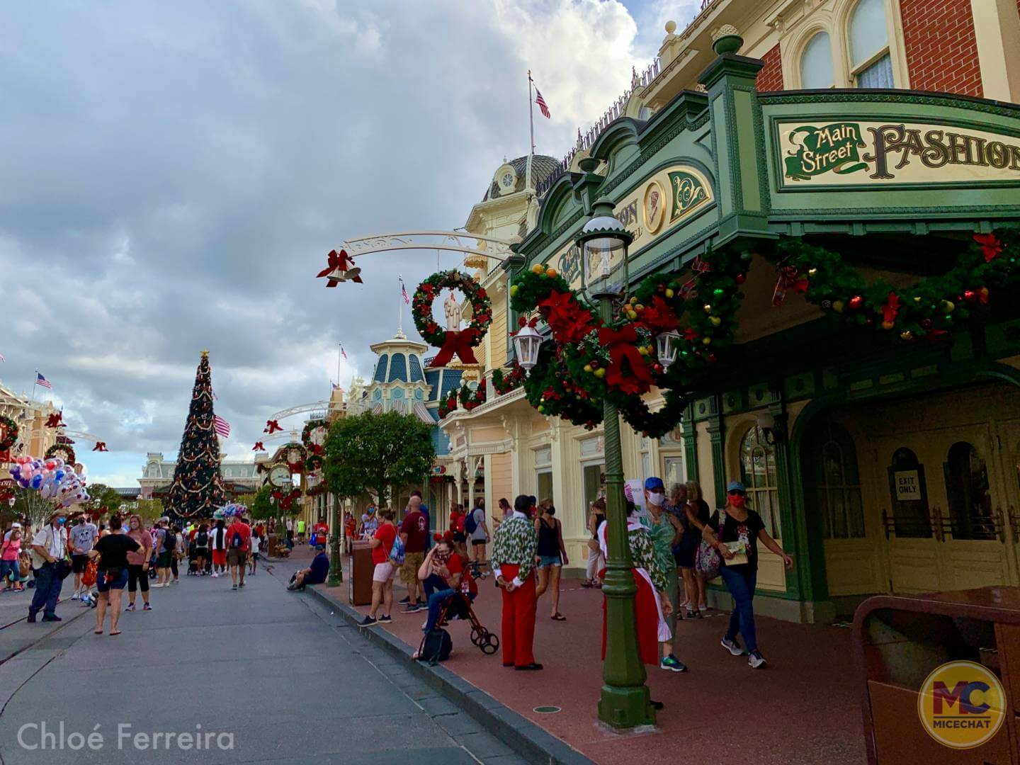 , The Holidays Arrive at Walt Disney World&#8217;s Magic Kingdom!