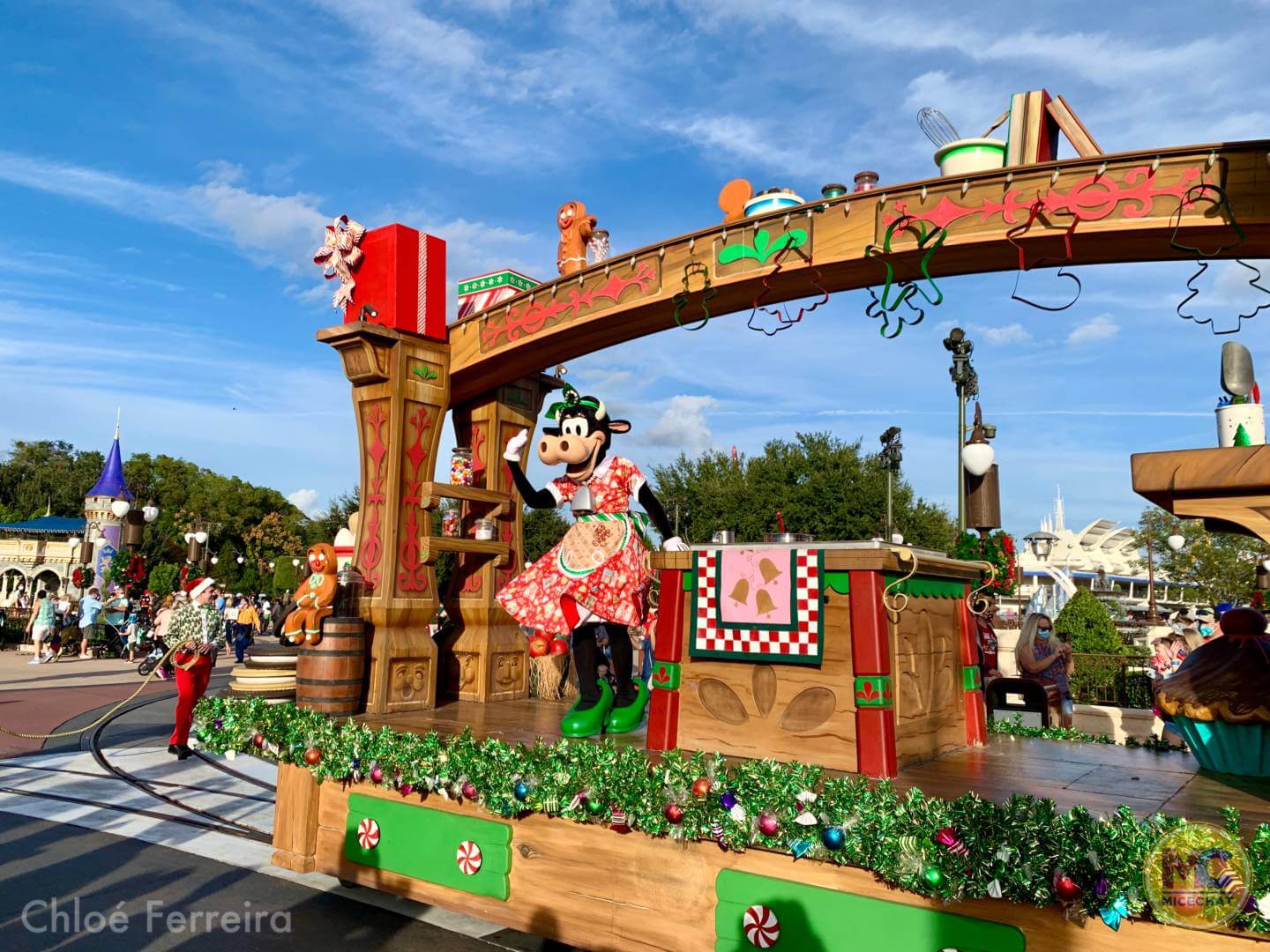 , The Holidays Arrive at Walt Disney World’s Magic Kingdom!