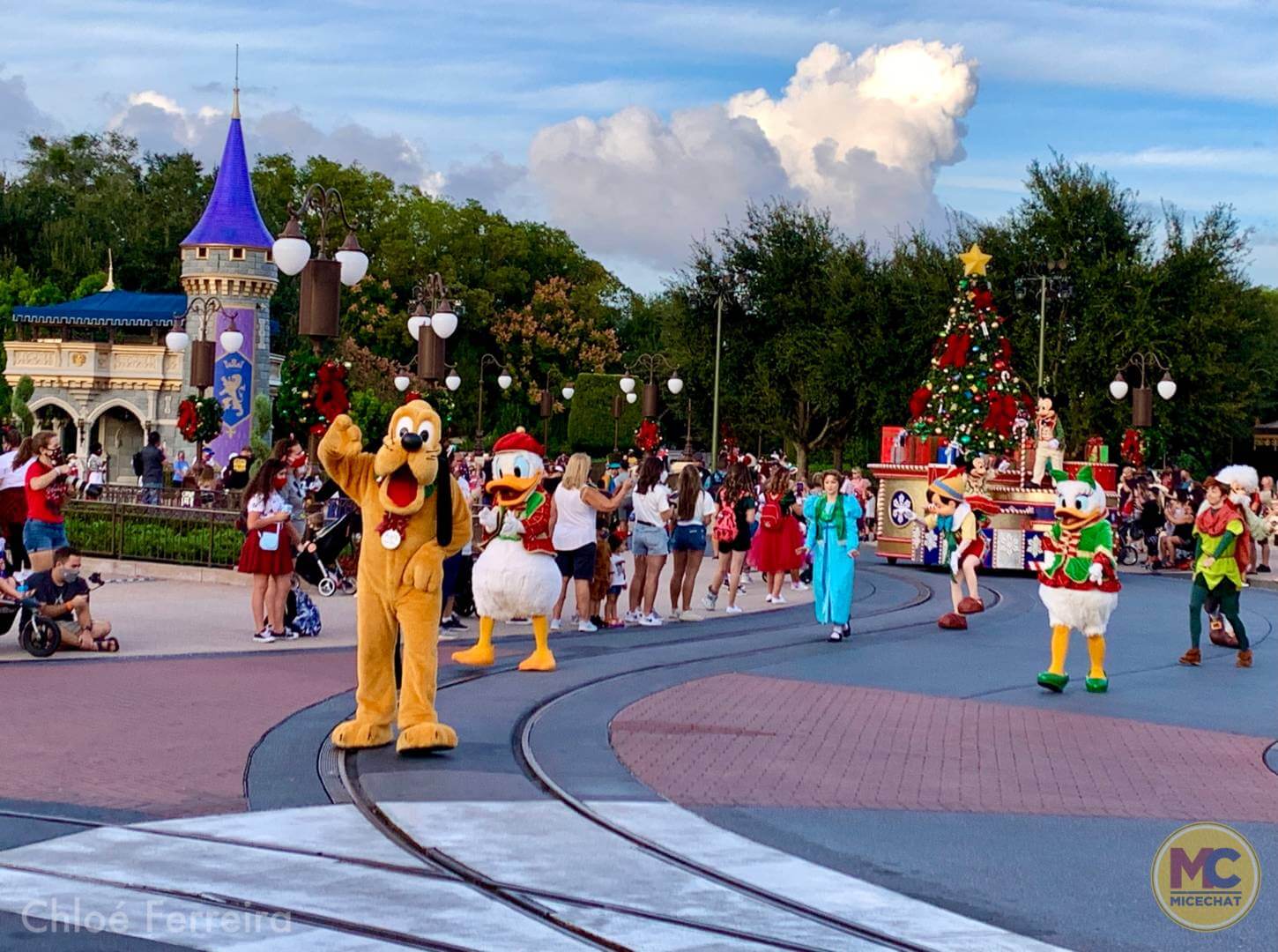 , The Holidays Arrive at Walt Disney World&#8217;s Magic Kingdom!