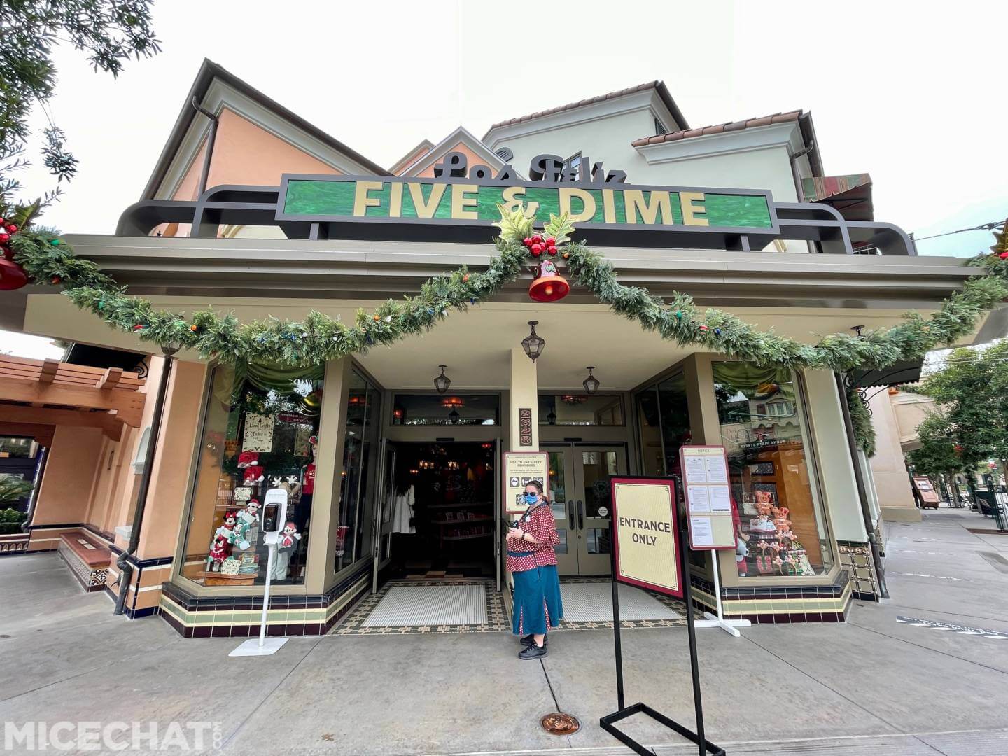 , Disneyland Update – Holiday Hopes and Humbugs