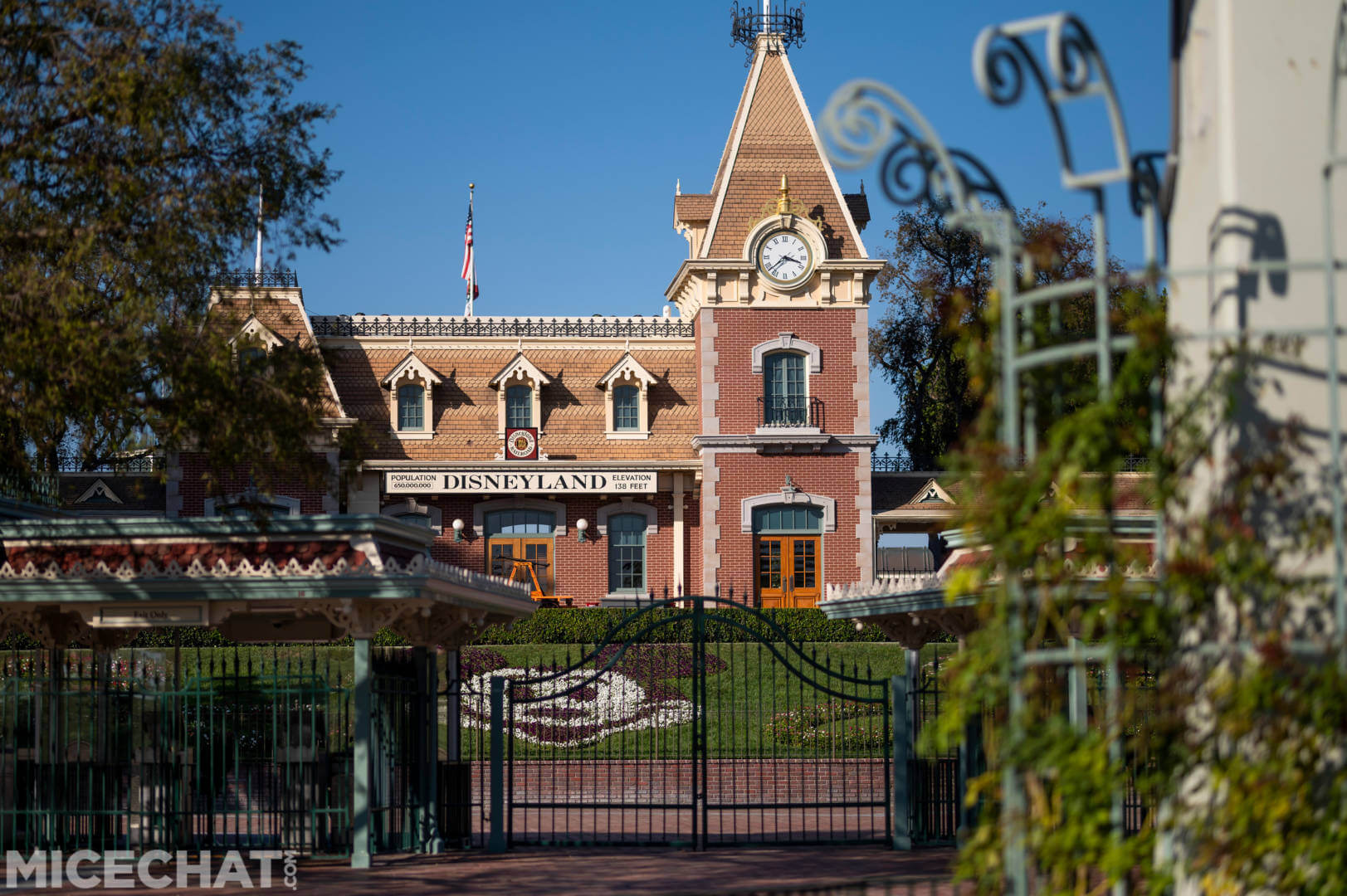 , Disneyland Update: Closure Concerns, Christmas Coming, and Park Preparations