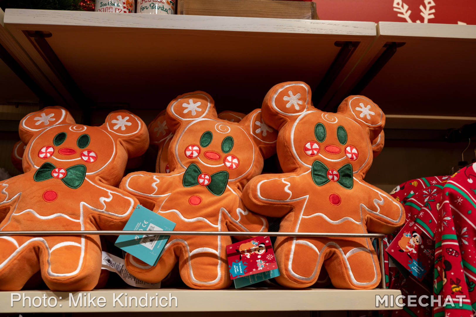 , Disney Merchandise Update: Hula for the Holidays