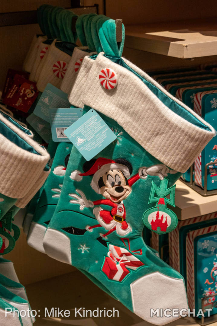 , Disney Merchandise Update: Hula for the Holidays