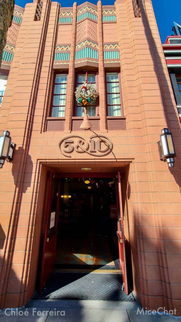 , Walt Disney World Update – Holiday Surprises & Hollywood Kitsch
