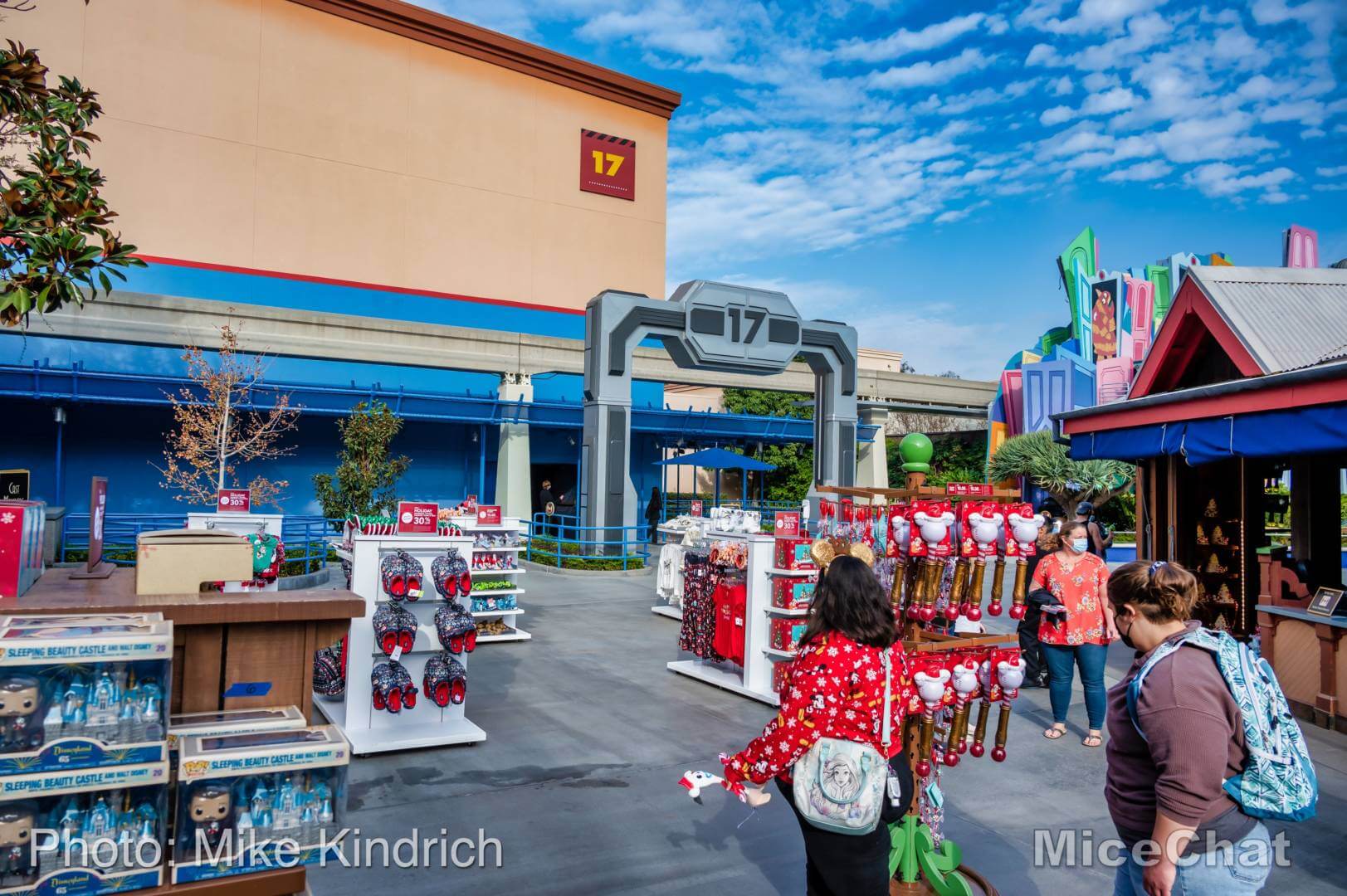 , Disneyland Resort Update – Holiday Twist and Avengers Surprise