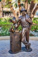 Buena Vista Street Walt and Mickey Dreamers-micechat_sharing