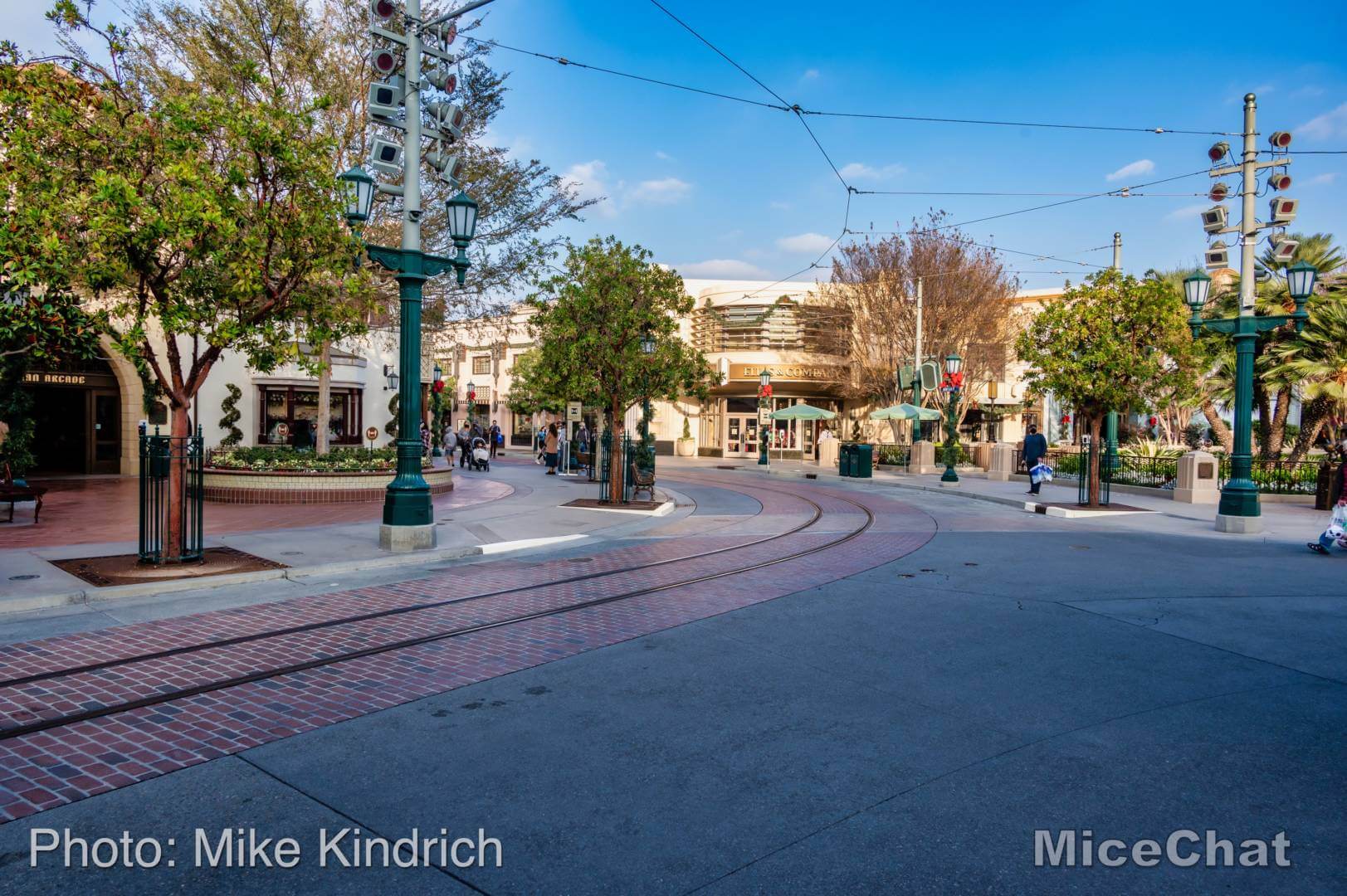 , Disneyland Resort Update – Holiday Twist and Avengers Surprise