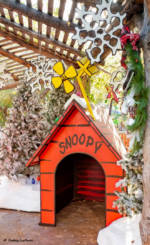 Camp Snoopy Snoopy Doghouse