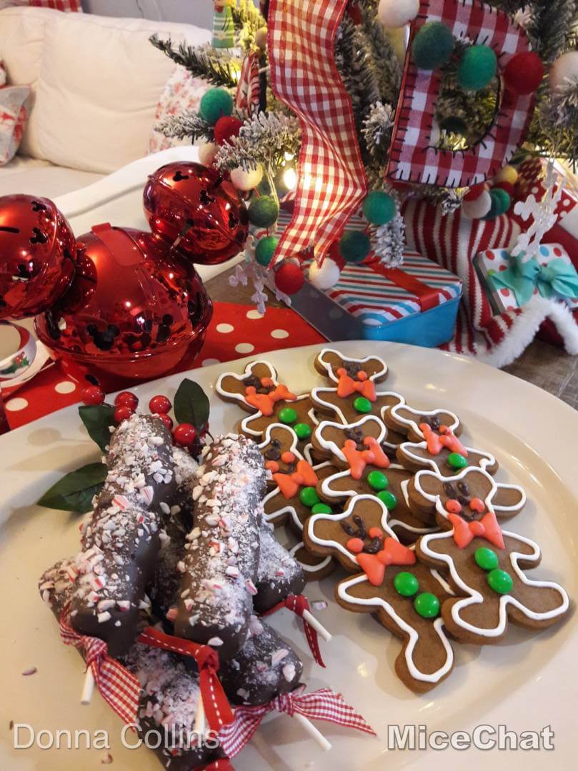 , How to Make DELICIOUS Copycat Disneyland Gingerbread Mickey Cookies!