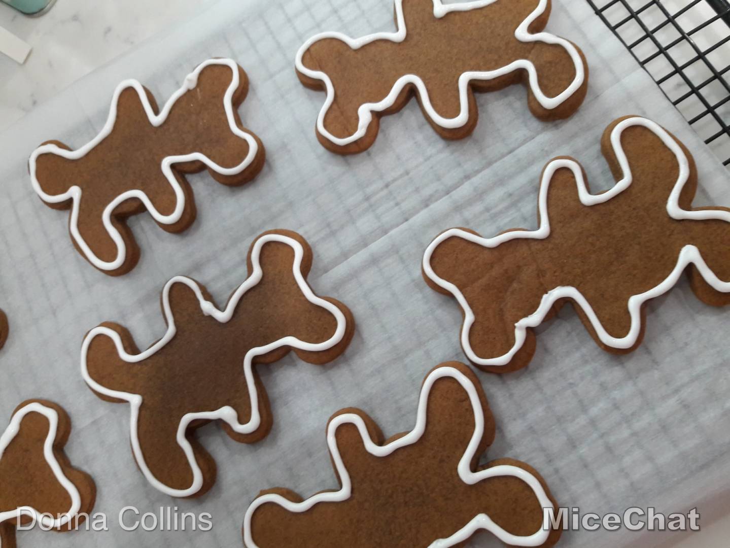, How to Make DELICIOUS Copycat Disneyland Gingerbread Mickey Cookies!